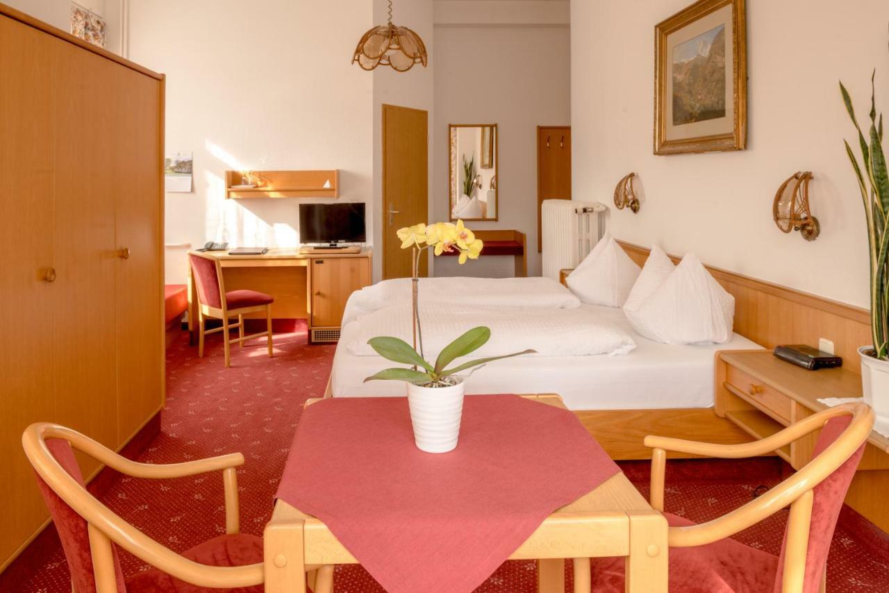 Hotel-Pension Heimburg バート・エルスター エクステリア 写真
