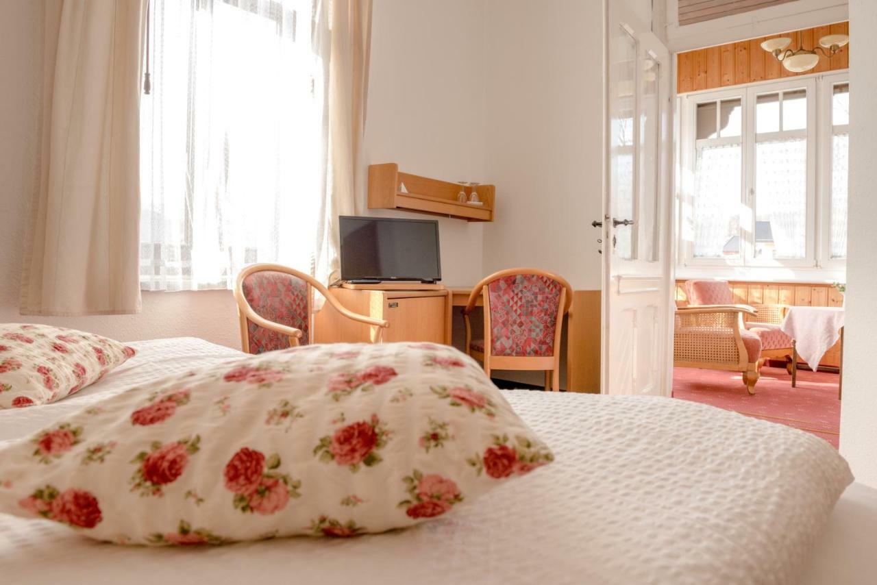 Hotel-Pension Heimburg バート・エルスター エクステリア 写真