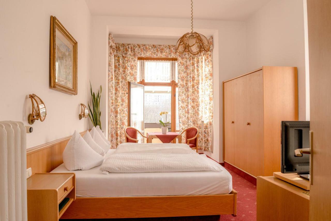 Hotel-Pension Heimburg バート・エルスター エクステリア 写真