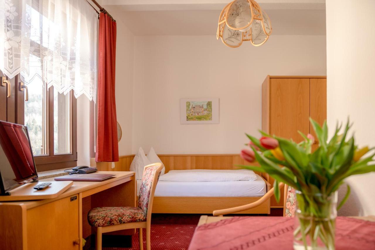 Hotel-Pension Heimburg バート・エルスター エクステリア 写真