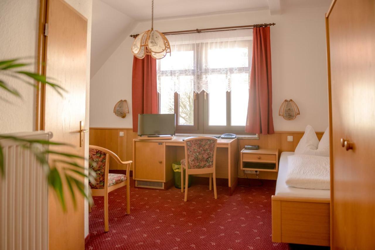 Hotel-Pension Heimburg バート・エルスター エクステリア 写真